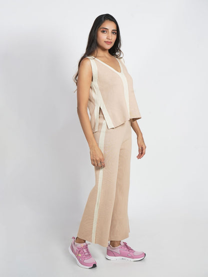 Beige V-neck Sleevless Set