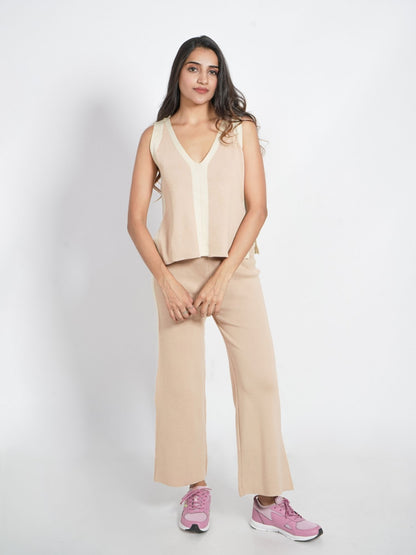 Beige V-neck Sleevless Set