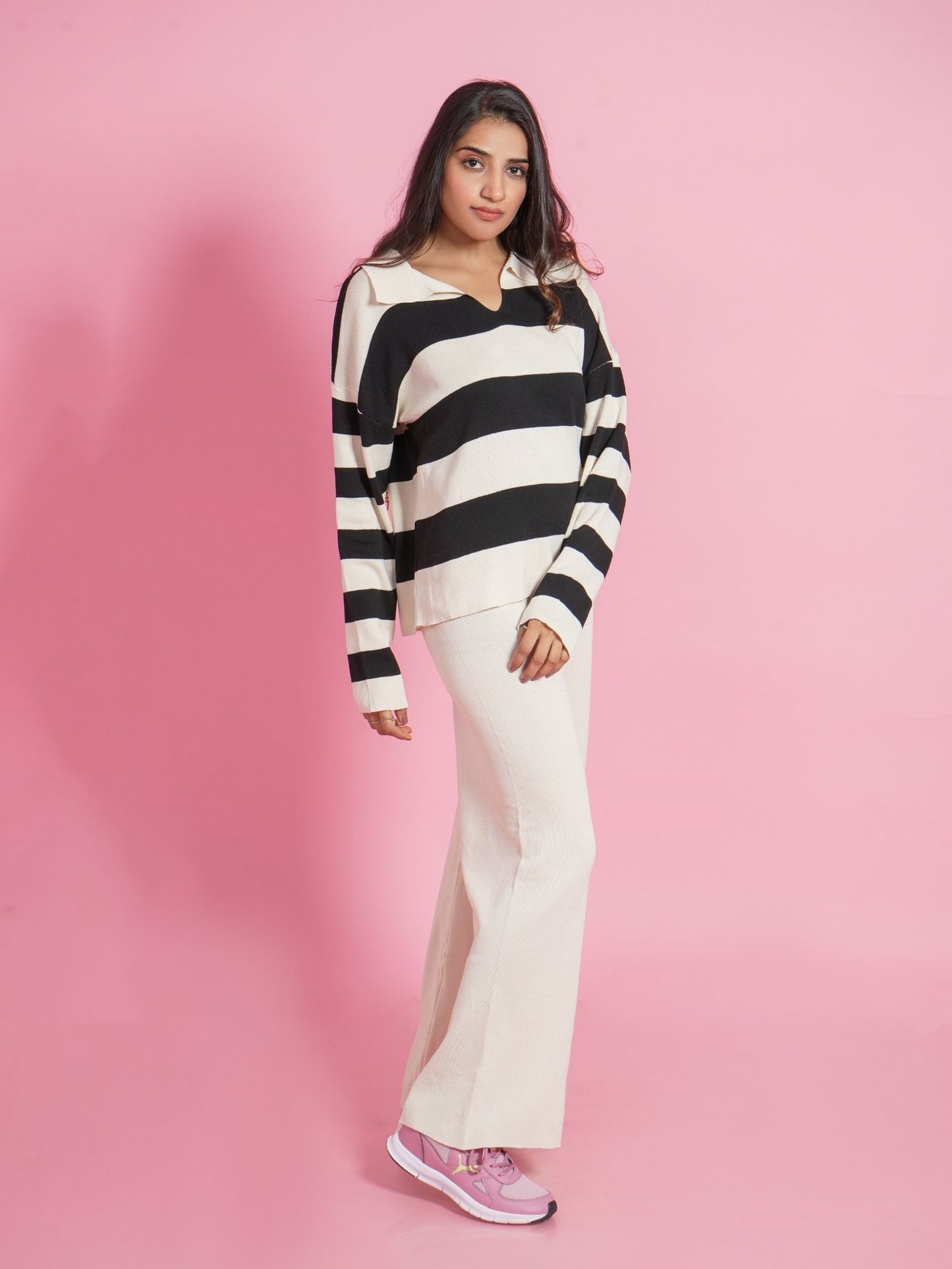 Black and White V-neck Collar Loungewear Set