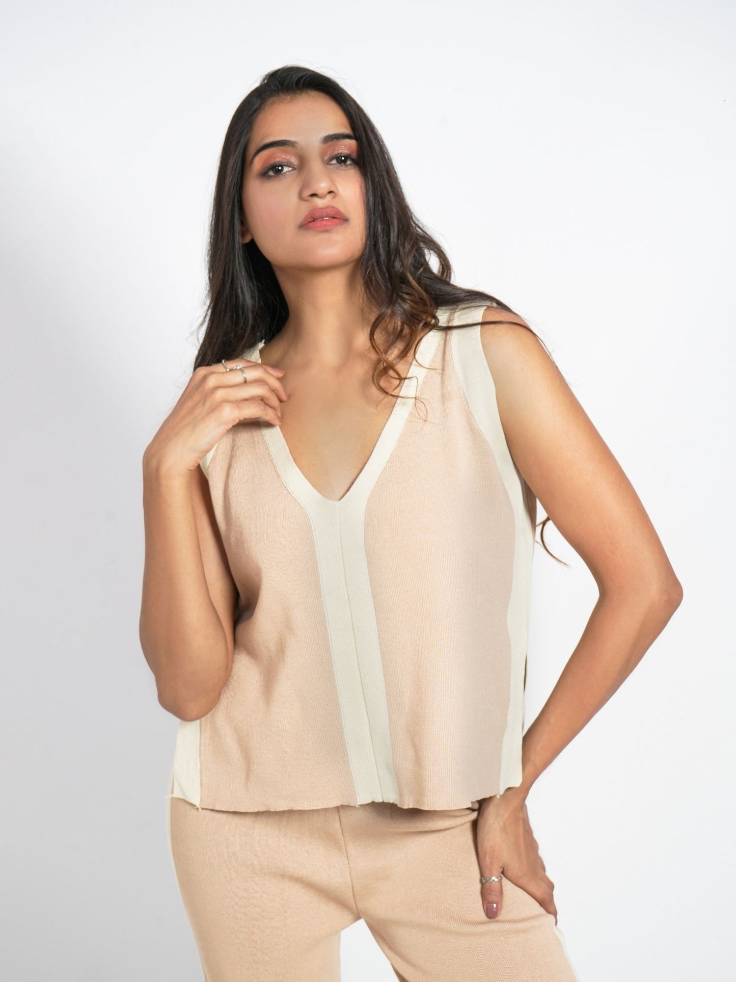 Beige V-neck Sleevless Set